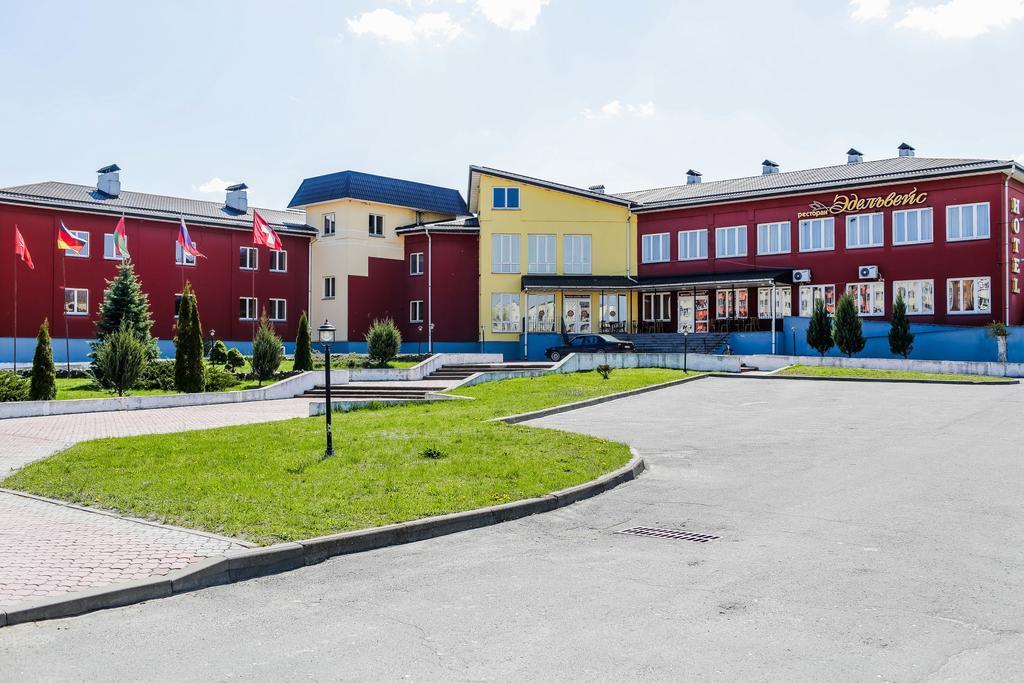 Hotel Suvorov Kobryn Exterior photo